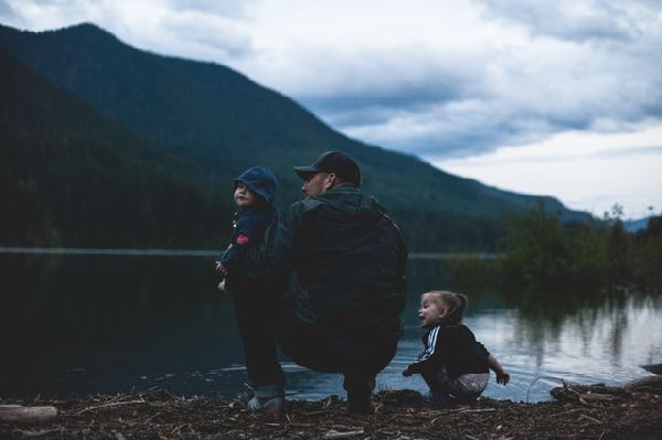 Kinderwagens en mannen